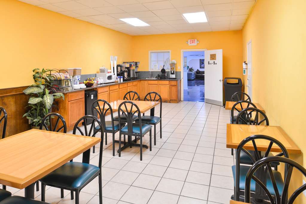 Americas Best Value Inn Clute Konforlar fotoğraf